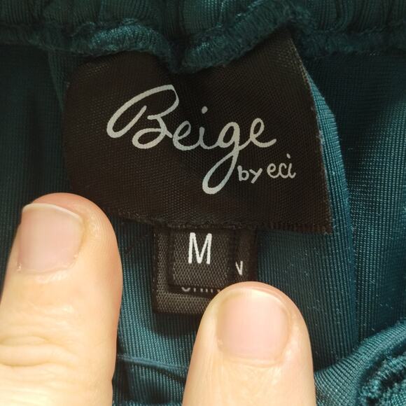 Beige by ECI Size Medium Green Teal Velvet Ruffle Fairy Boho On/Off Shoulder Top - Picture 4 of 5